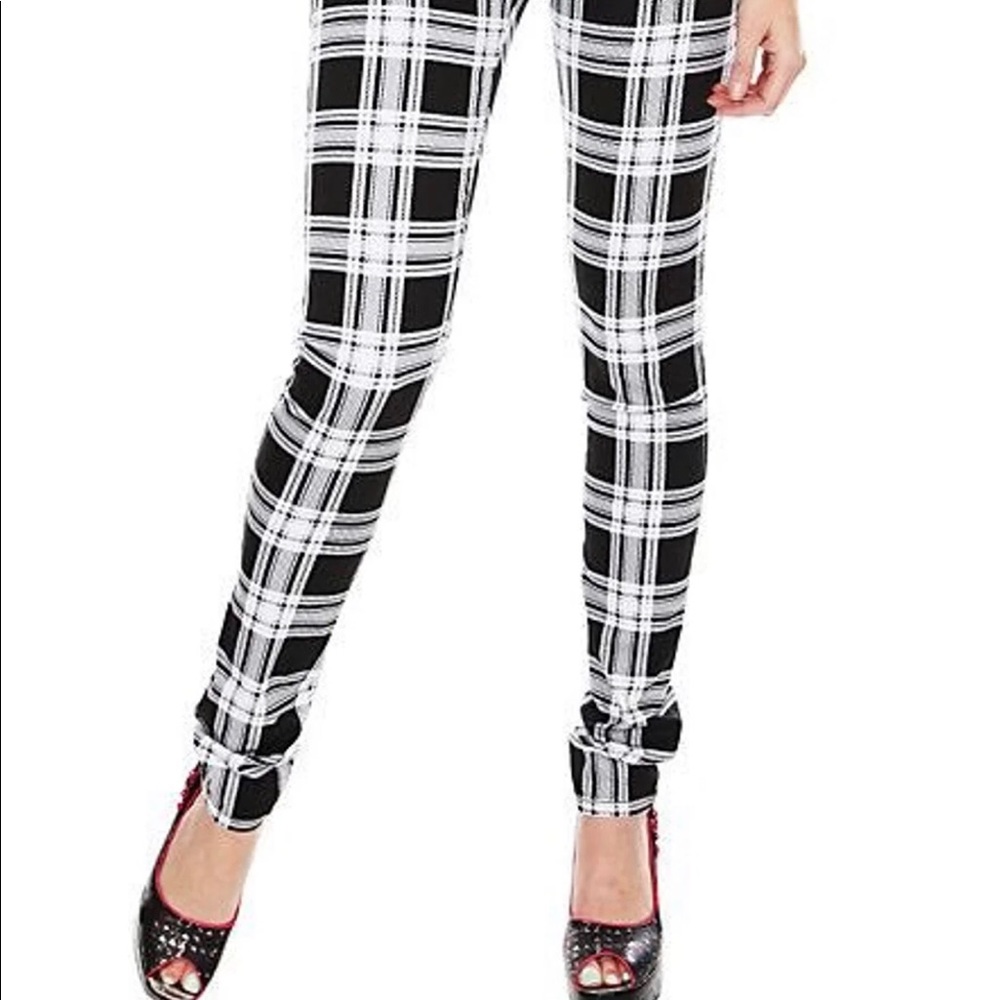 Size 7 plaid Tripp skinny jeans